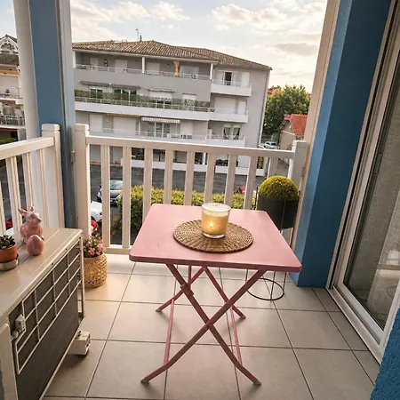 Charming Comfortable 1-bedroom With Balcony & Wi-fi شقة