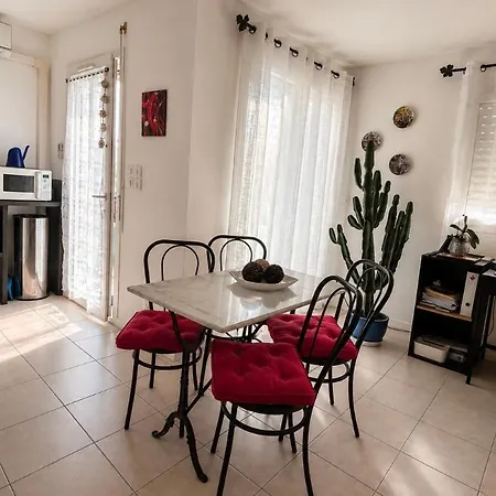 Charming Comfortable 1-bedroom With Balcony & Wi-fi